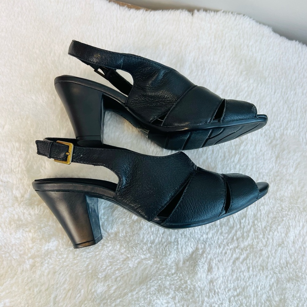 Clark’s Elegant Black Slingback Heels